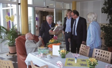 OB Achim Hütten, Rudi Bannert und Marc Ruland gratulierten 