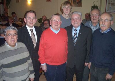 Rudi Banner (3.v.r.) führt nun den Rentnerstammtisch.