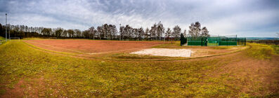 Sportplatz im desolaten Zustand, oder Baugebiet mit atemberaubender Aussicht?