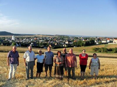 Fraktion im Ortsgemeinderat vor dem neuen Baugebiet