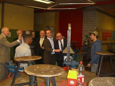 Schulleiter der BBS Walter Wahl,Achim Hütten,Clemens Hoch beim Besuch der August-Horch-Schule in Andernach